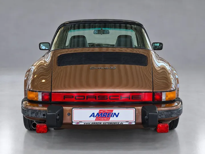 Porsche 930