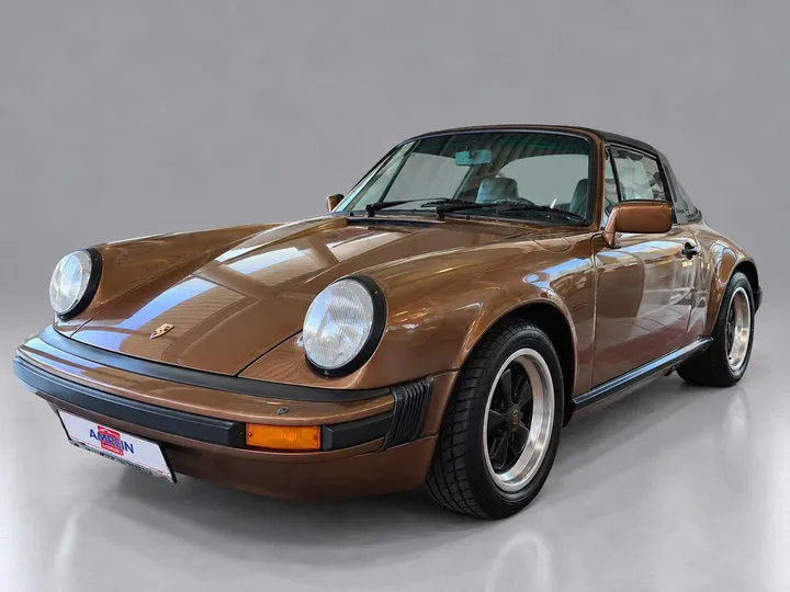 Porsche 930