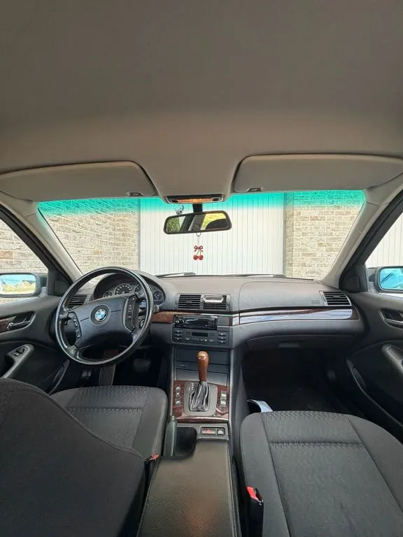 BMW 330