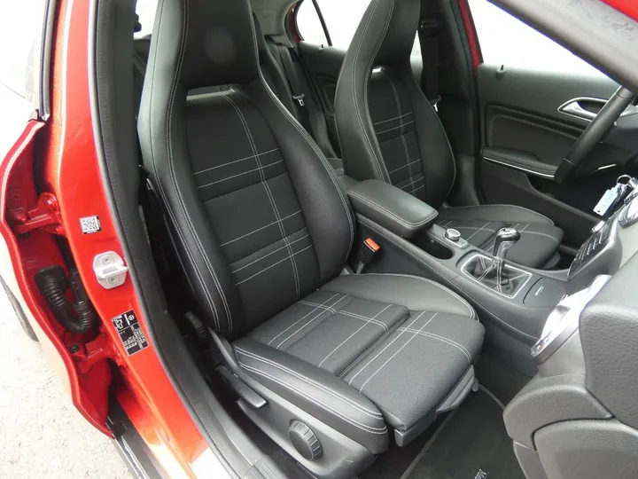Mercedes-Benz GLA 180