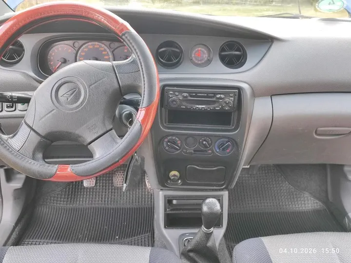 Daihatsu YRV
