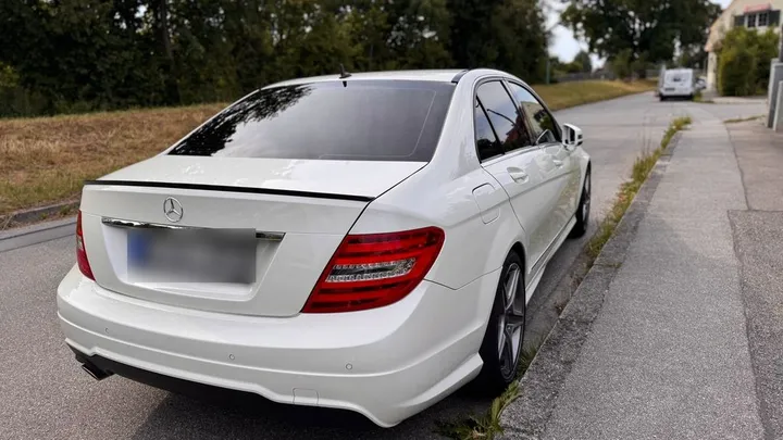 Mercedes-Benz C 220