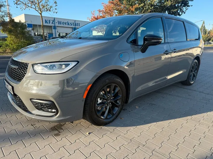 Chrysler Pacifica