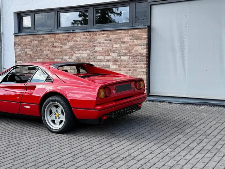 Ferrari 328