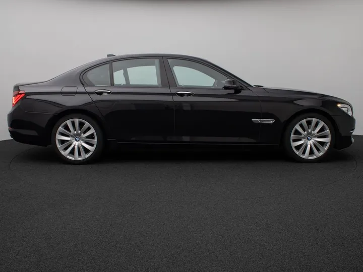 BMW 740