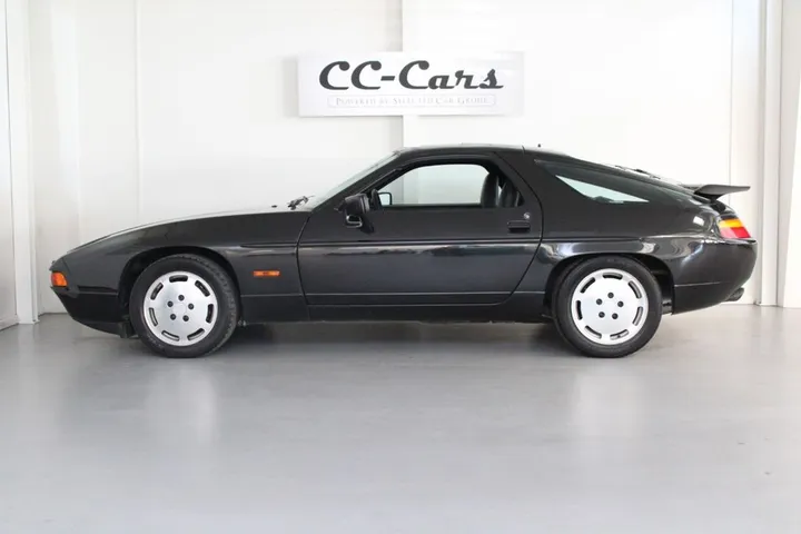 Porsche 928