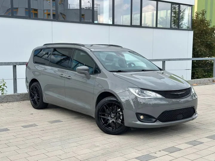 Chrysler Pacifica