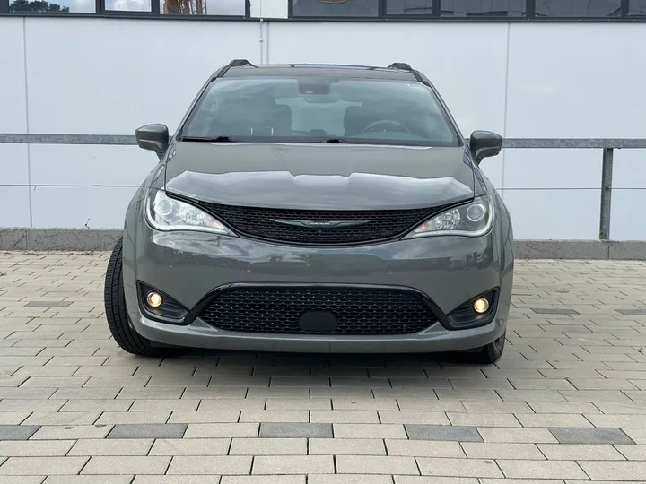 Chrysler Pacifica