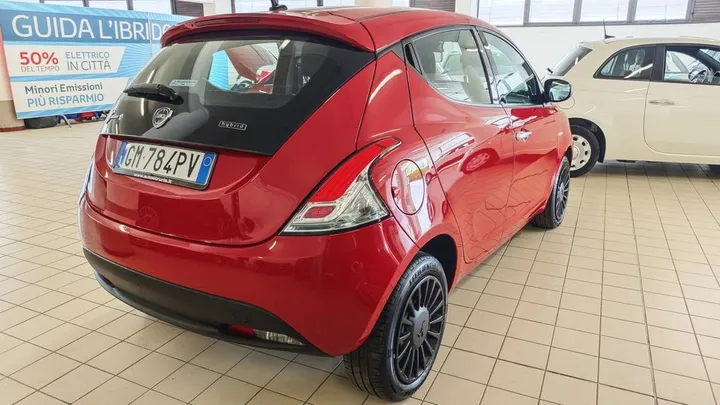 Lancia Ypsilon