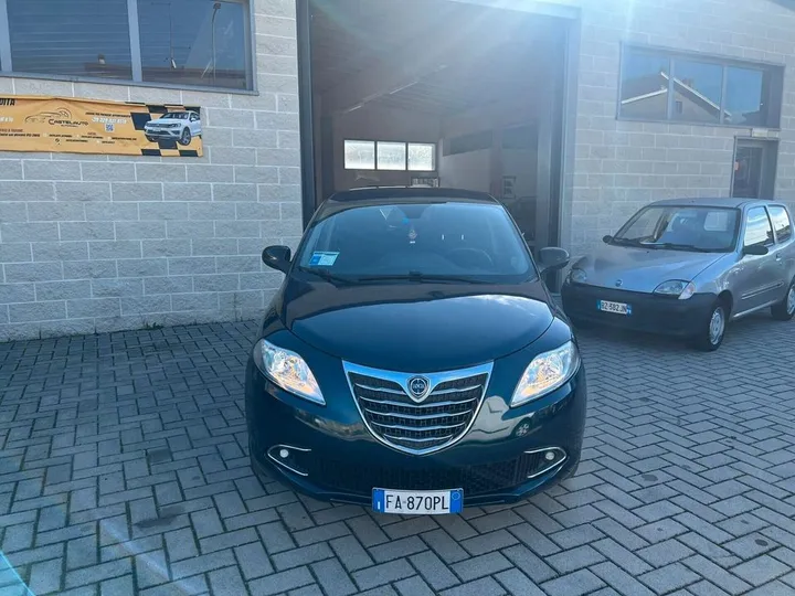 Lancia Ypsilon