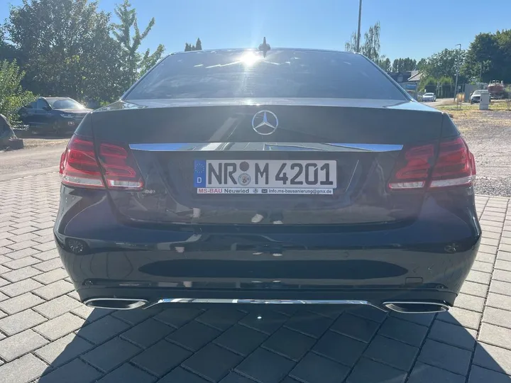 Mercedes-Benz E 200