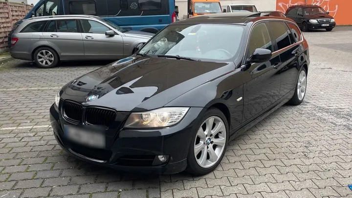 BMW 330