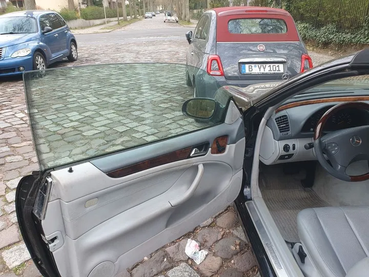 Mercedes-Benz 230