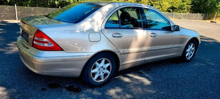 Mercedes-Benz C 180