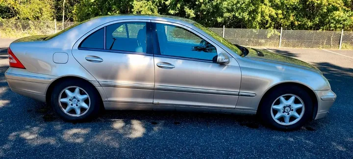 Mercedes-Benz C 180
