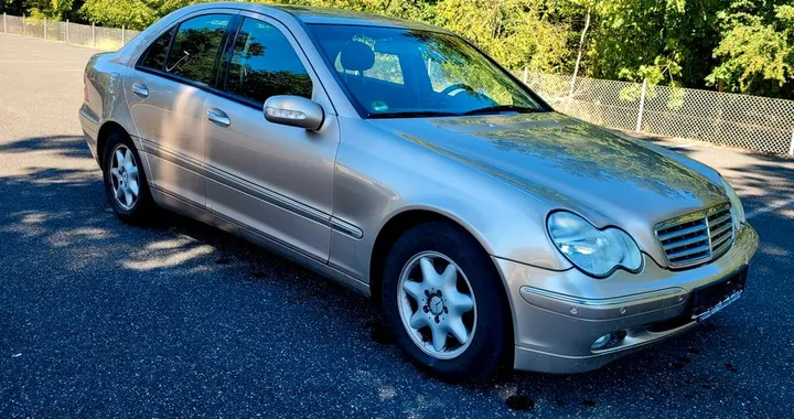 Mercedes-Benz C 180