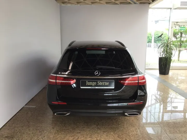 Mercedes-Benz E 300