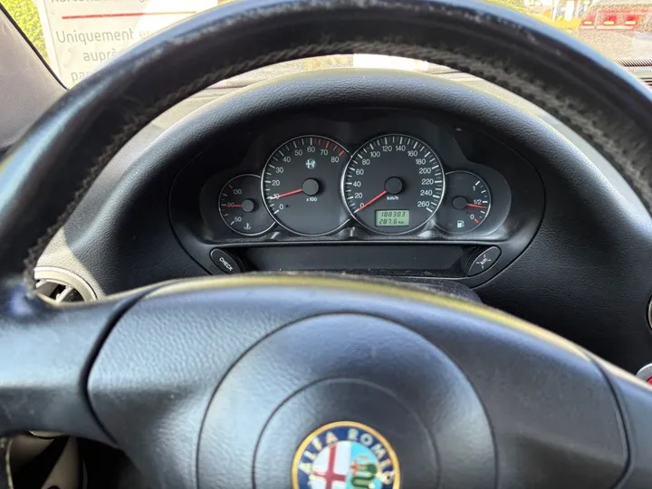 Alfa Romeo 166