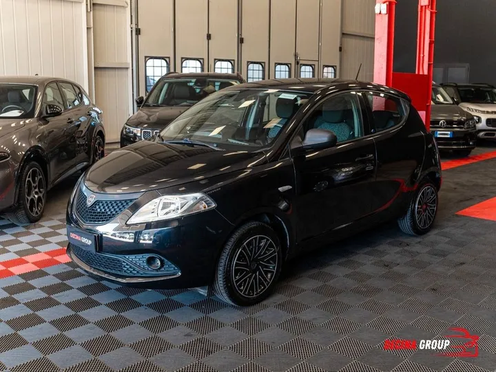Lancia Ypsilon