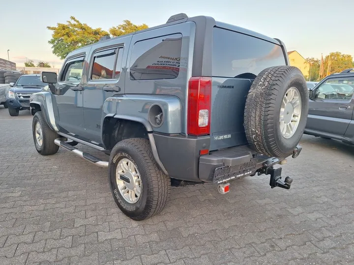 Hummer H3