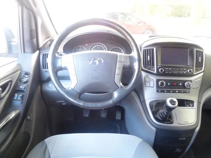 Hyundai H-1