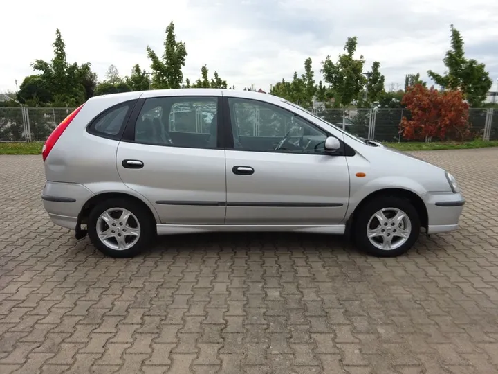 Nissan Almera
