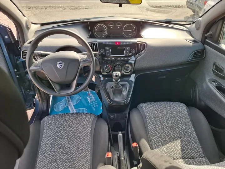 Lancia Ypsilon
