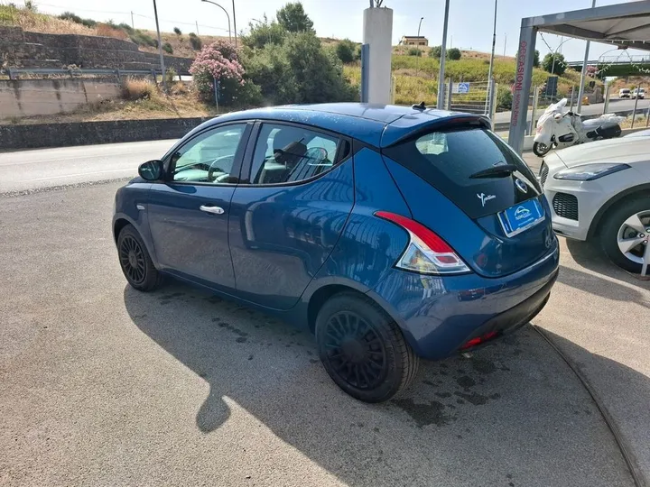 Lancia Ypsilon