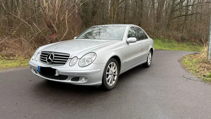 Mercedes-Benz E 200