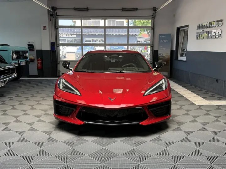 Corvette C8