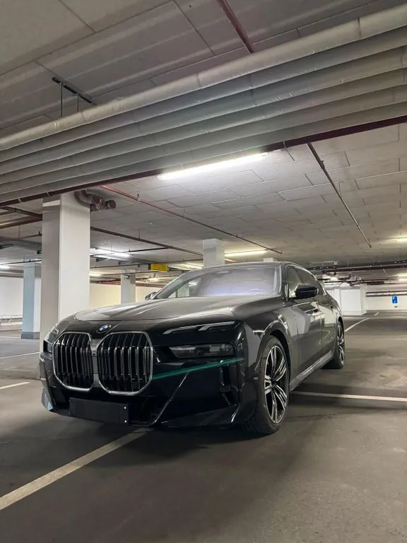 BMW 740