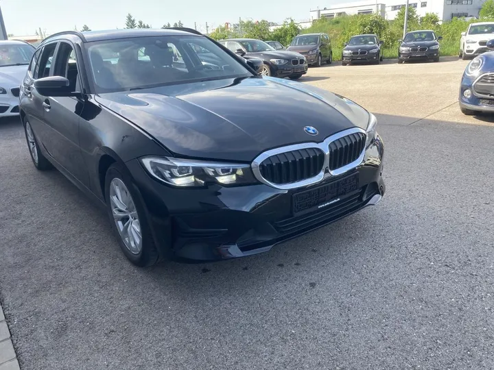 BMW 330