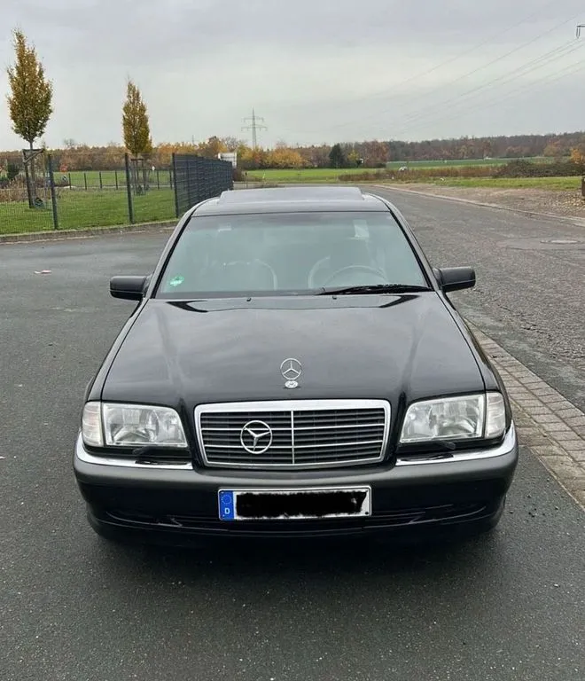 Mercedes-Benz C 240