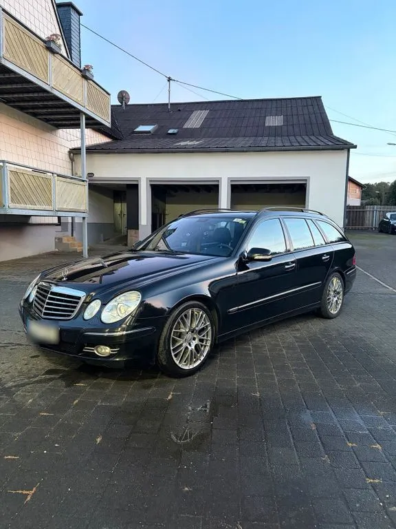 Mercedes-Benz E 220