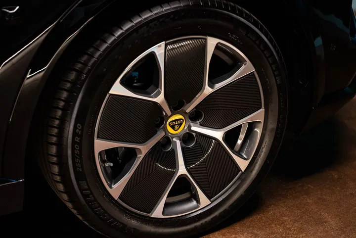 Lotus Eletre