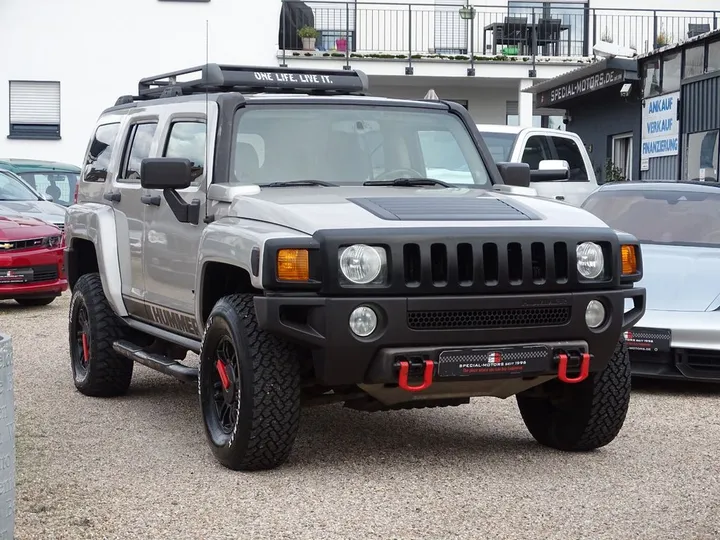 Hummer H3