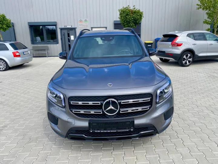 Mercedes-Benz GLB 200