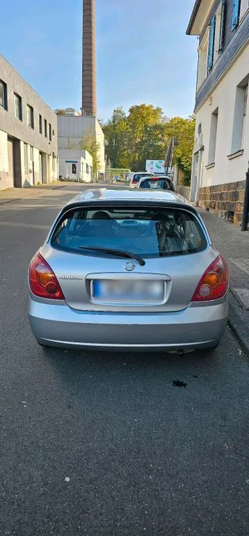 Nissan Almera