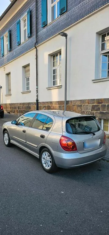 Nissan Almera