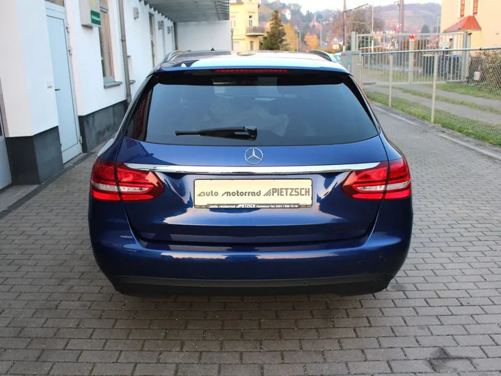 Mercedes-Benz C 220