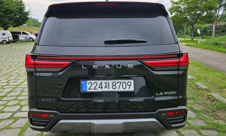 Lexus LX