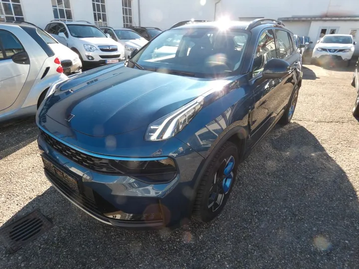 Lynk&Co 01