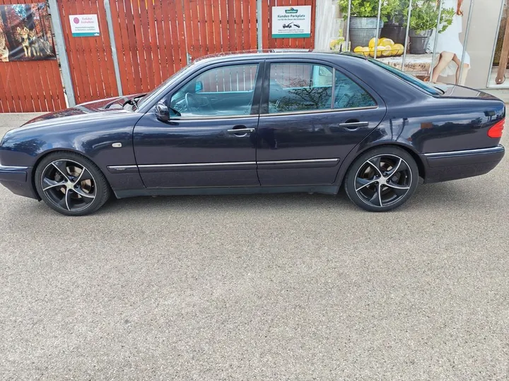 Mercedes-Benz E 430