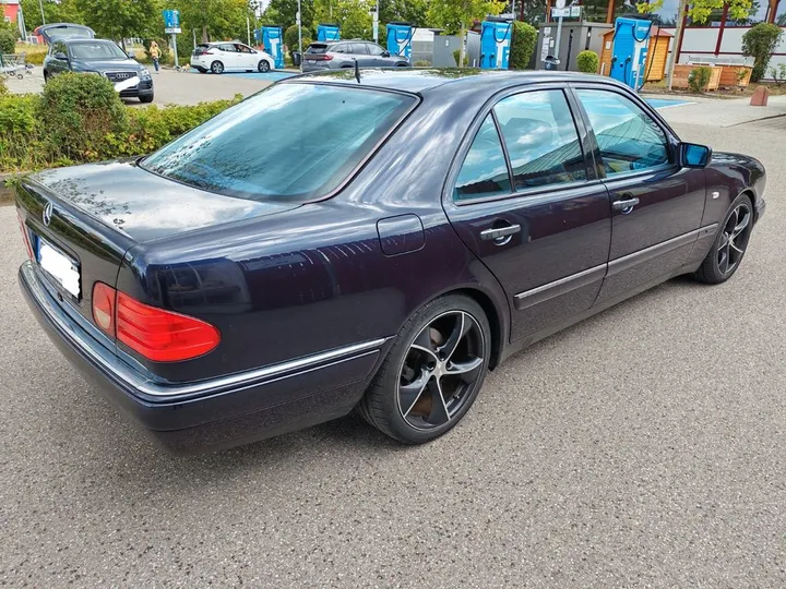 Mercedes-Benz E 430