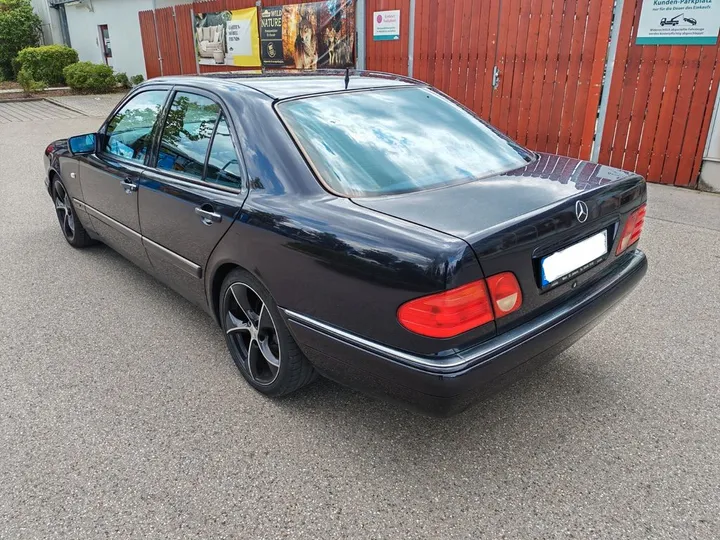 Mercedes-Benz E 430