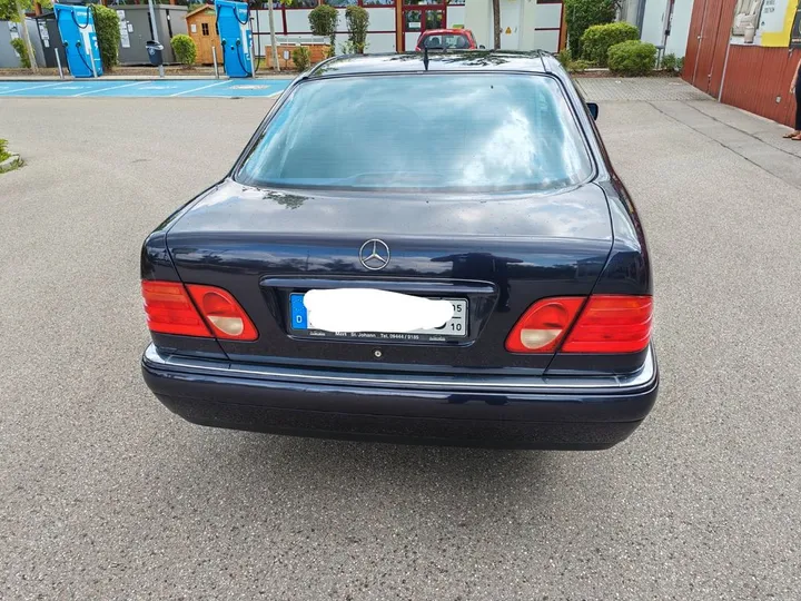 Mercedes-Benz E 430