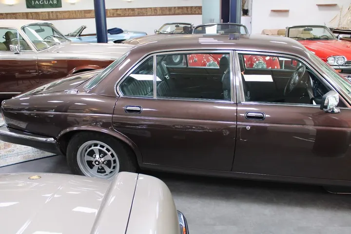 Jaguar XJ6