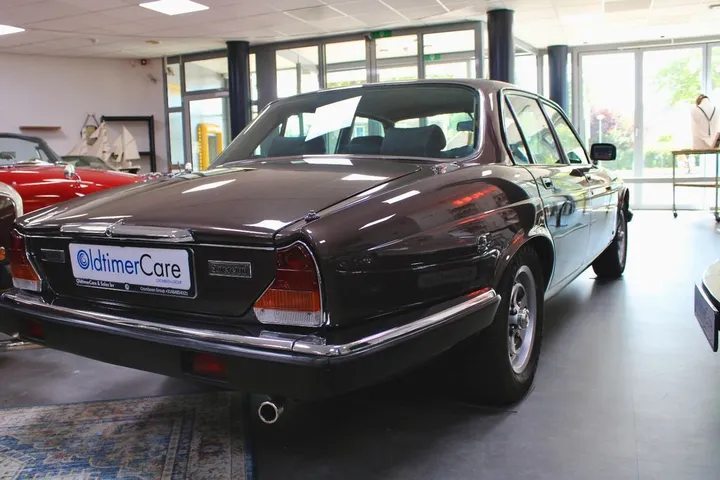 Jaguar XJ6