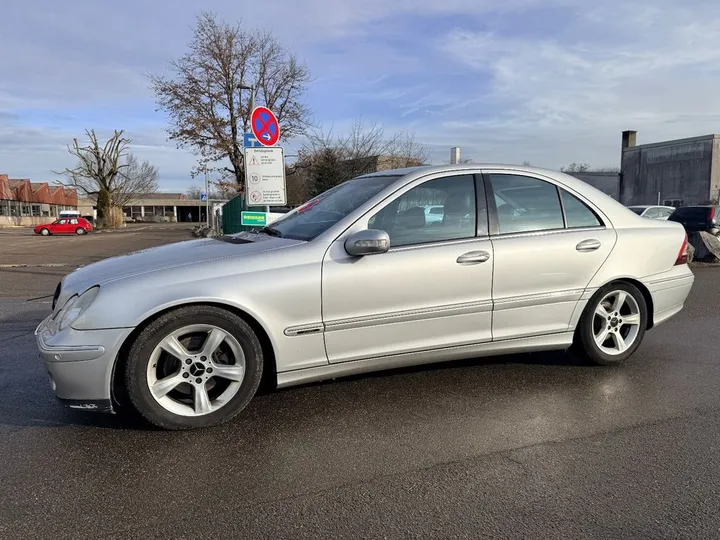 Mercedes-Benz C 200