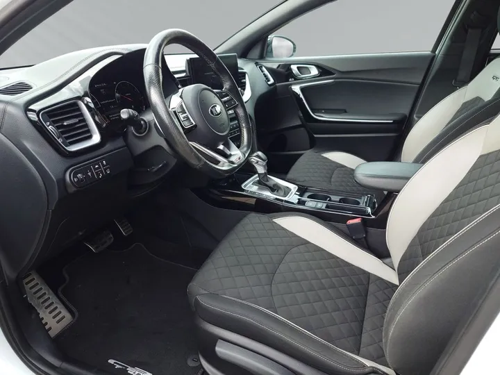 Kia pro cee'd / ProCeed